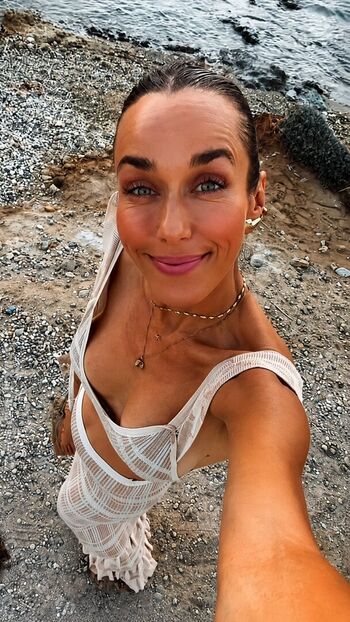 Full leaked Annemarie carpendale page private onlyfans photo