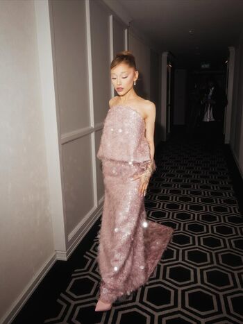 🔥 Ariana grande  page leaked private photo uncensored full