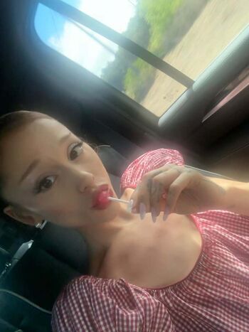 🔥 Ariana grande  page leaked private photo uncensored full