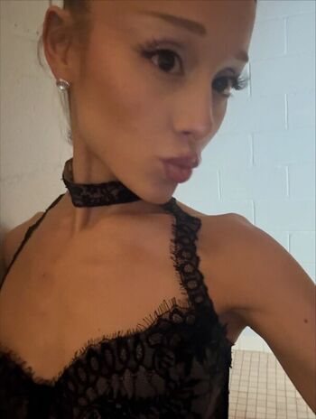 🔥 Ariana grande  page leaked private photo uncensored full
