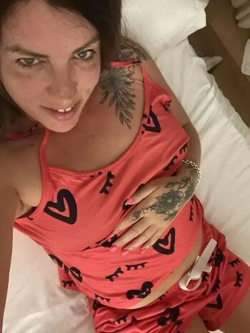🔥 Athomewithkeelyuk leaked private photo uncensored full