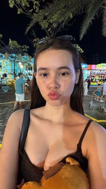 Ayesha Oprenario