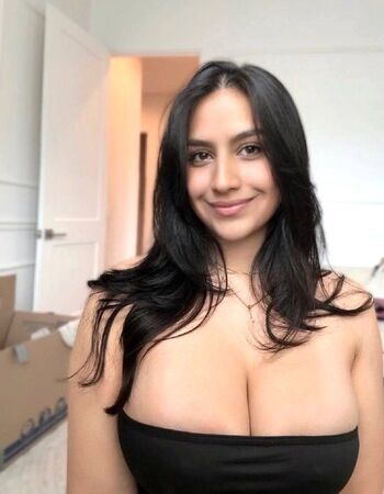 carolinejones.02