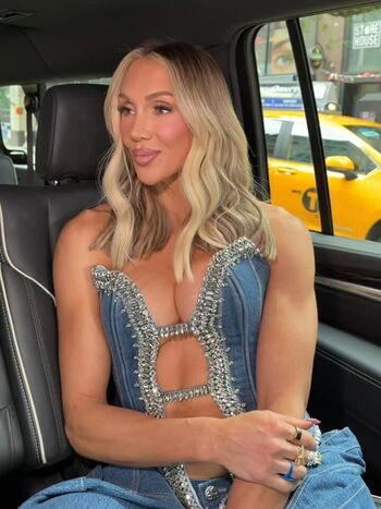 🔥 Charlotte flair leaked private photo uncensored full