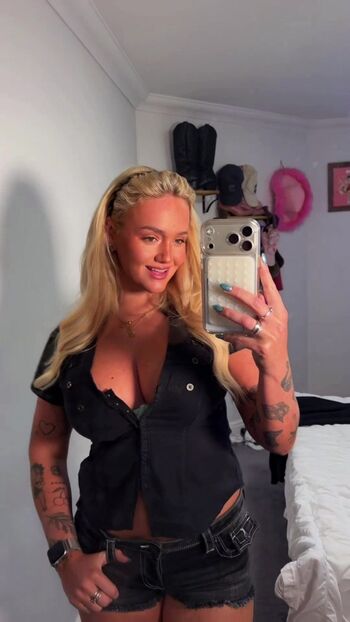 Full leaked Cherryswatermelons private onlyfans photo
