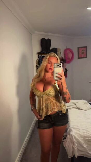 Full leaked Cherryswatermelons private onlyfans photo
