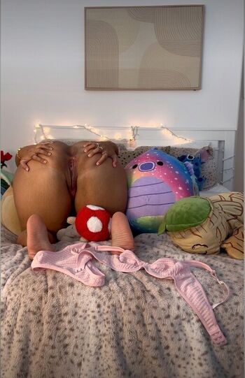 Full leaked Curlybeanraver private onlyfans photo
