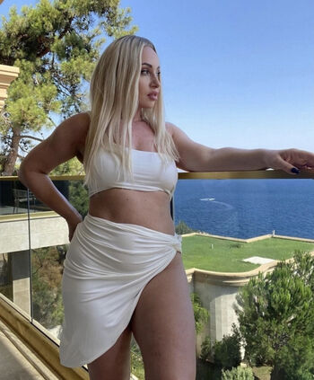 Full leaked Curva blonde private onlyfans photo