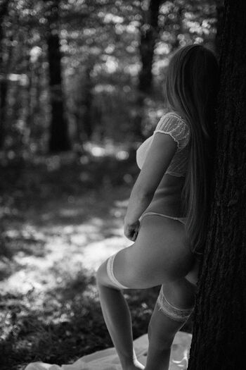 Full leaked Doris sensual private onlyfans photo