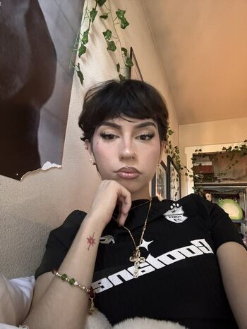 Full leaked Icynrqz private onlyfans photo