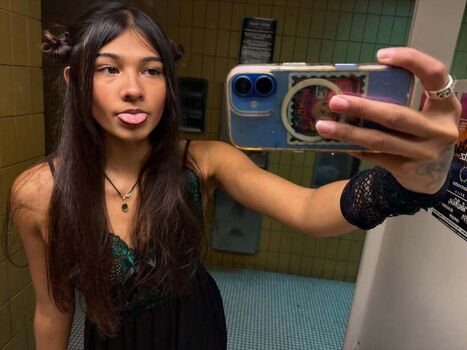 🔥 Ithinkurlovely leaked private photo uncensored full