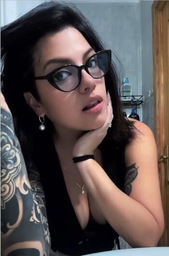 Full leaked Kelly av private onlyfans photo