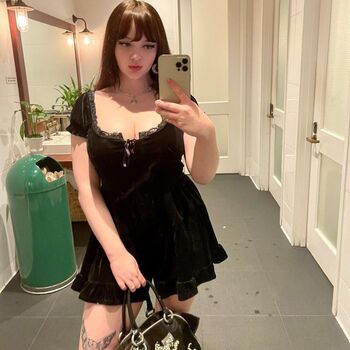🔥 Lil strawbs leaked private photo uncensored full