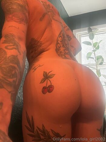 lola_girl2002