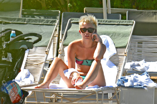 🔥 Miley cyrus page leaked private photo uncensored full