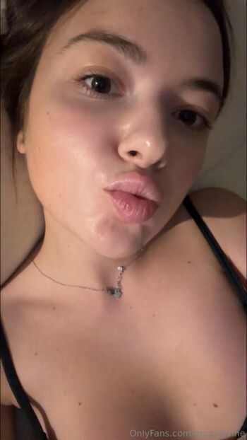 Nora_divine