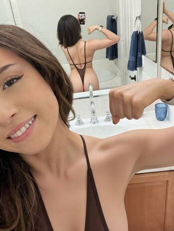 🔥 Pokimane  page leaked private photo uncensored full