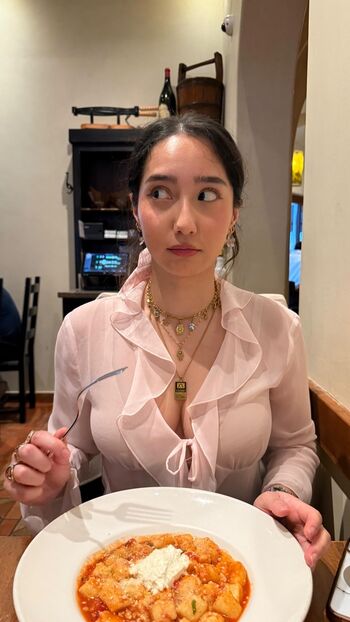 🔥 Sabrina pezeshkian page leaked private photo uncensored full
