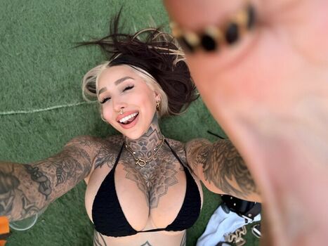 Full leaked Split tongue bri private onlyfans photo
