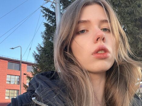 Full leaked Annika mlleer/ private onlyfans photo