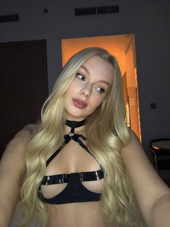 🔥 Ukrainian girls leaked private photo uncensored full