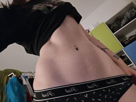 Full leaked Weeniestwee private onlyfans photo