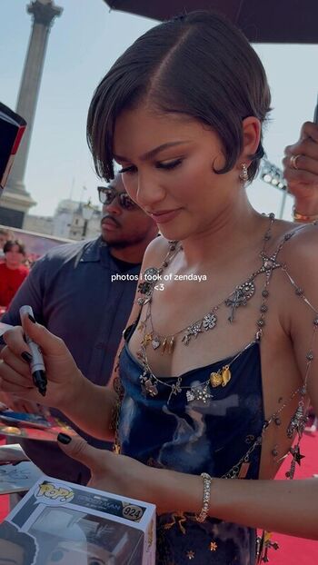 🔥 Zendaya page leaked private photo uncensored full