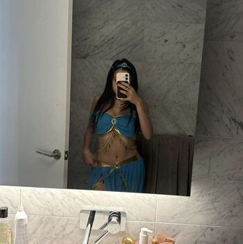 Full leaked Zoya husnnen private onlyfans photo