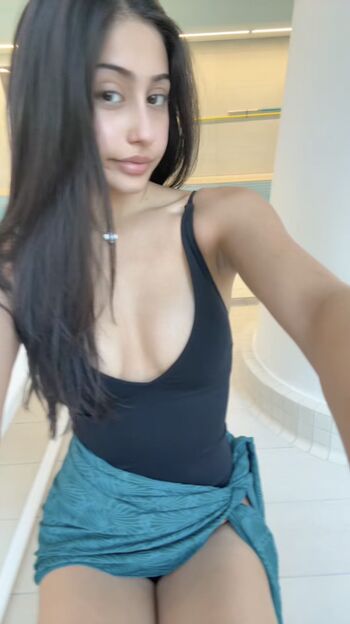 Full leaked Zoya husnnen private onlyfans photo